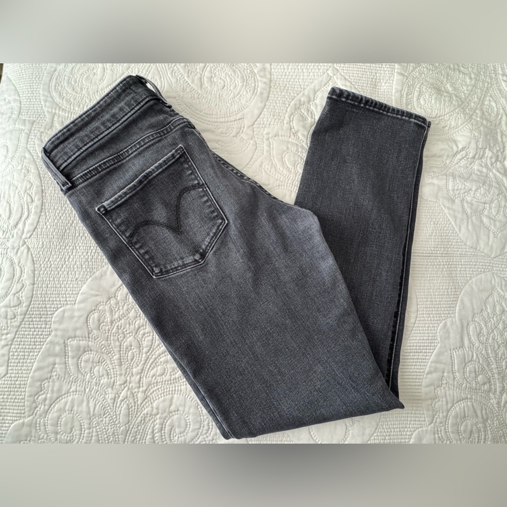 Levi's Women’s Classic Mid Rise Skinny black jeans size 10 - Picture 2 of 10
